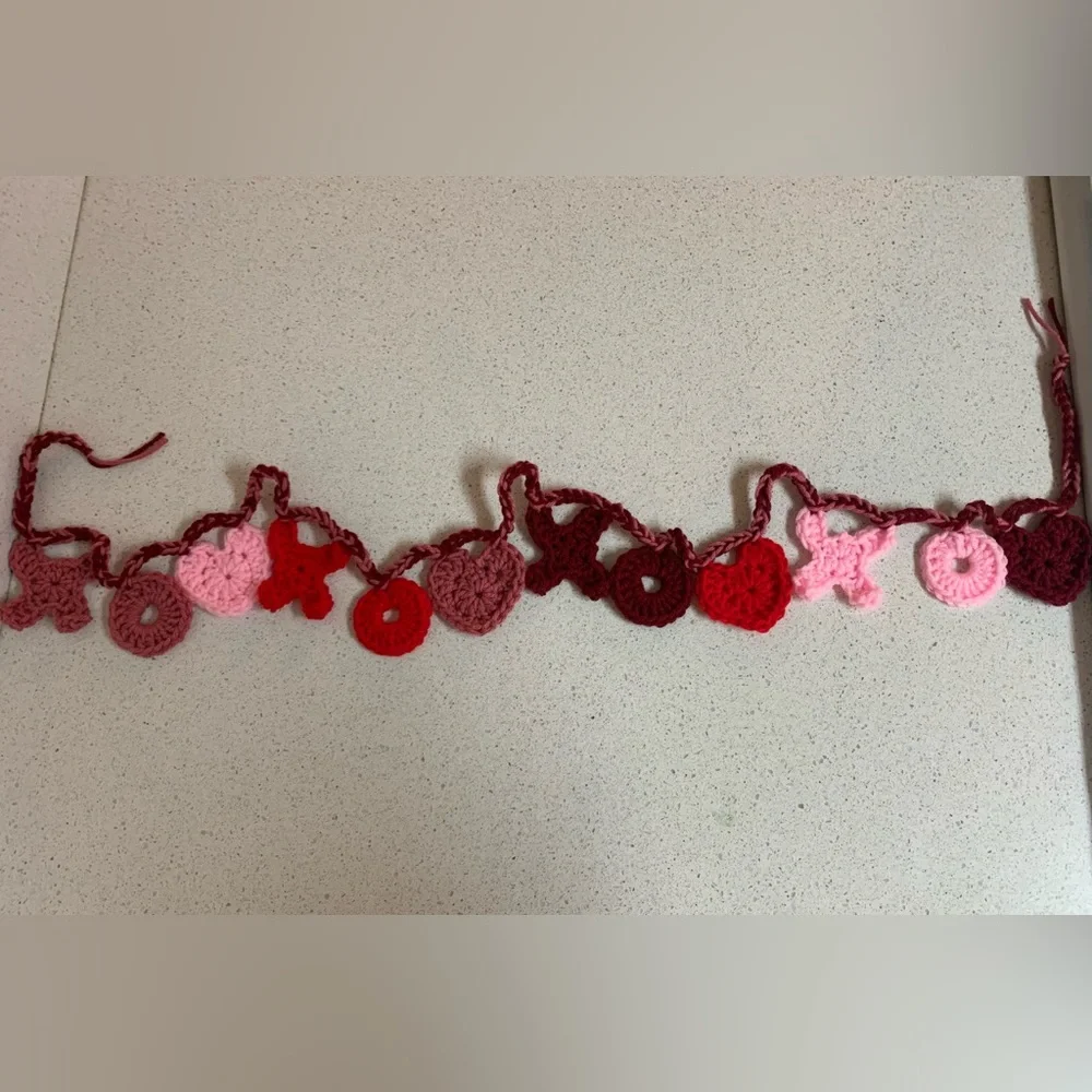 Valentines XOXO Hearts Garland New Handmade Crochet
